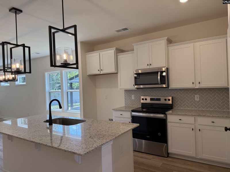 Property image 5 of 113 Odell Drive in Dunbar Village, Cayce, SC 29033