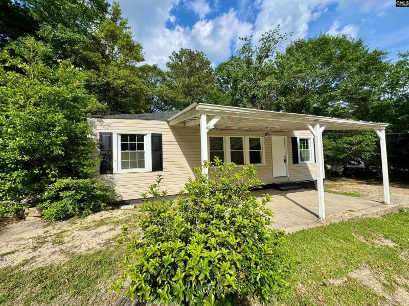 Rochelle Heights, Columbia Community