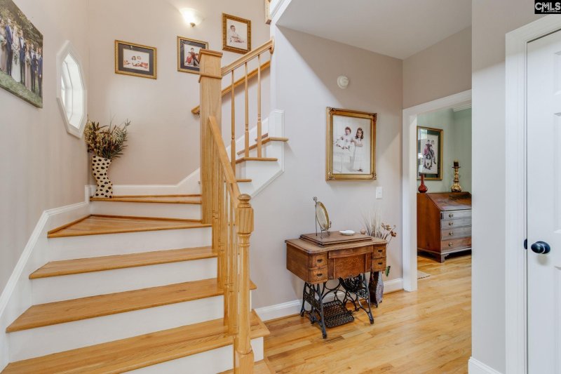 Property image 5 of 570 Wateree Key Court in Lake Wateree, Winnsboro, SC 29180