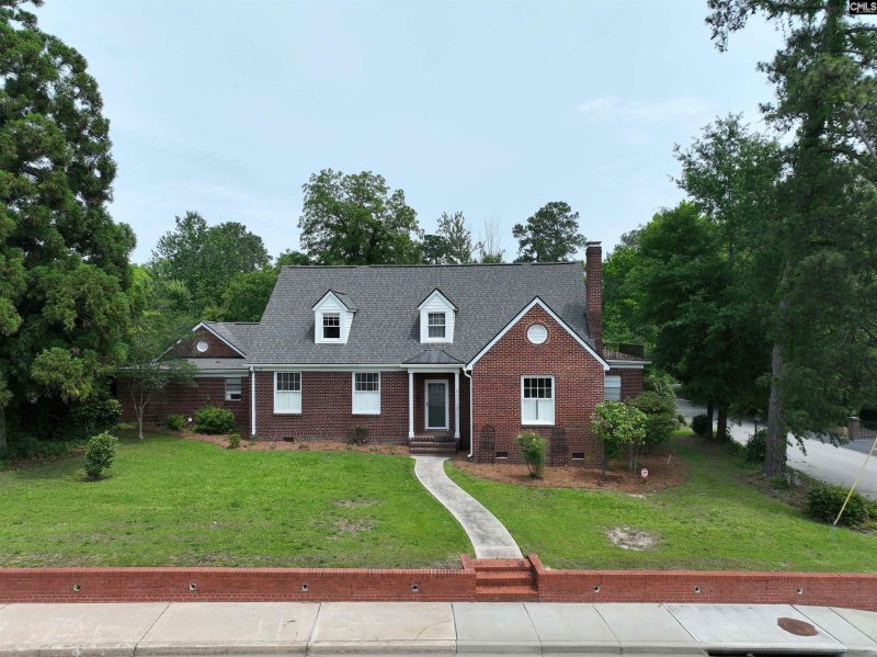 Property image 2 of 3925 Rosewood Drive in Sherwood Forest, Columbia, SC 29205