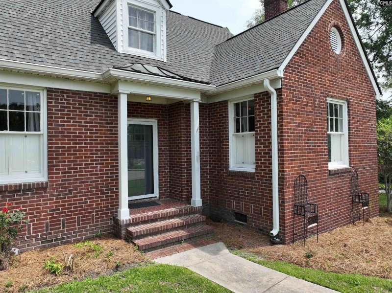 Property image 3 of 3925 Rosewood Drive in Sherwood Forest, Columbia, SC 29205