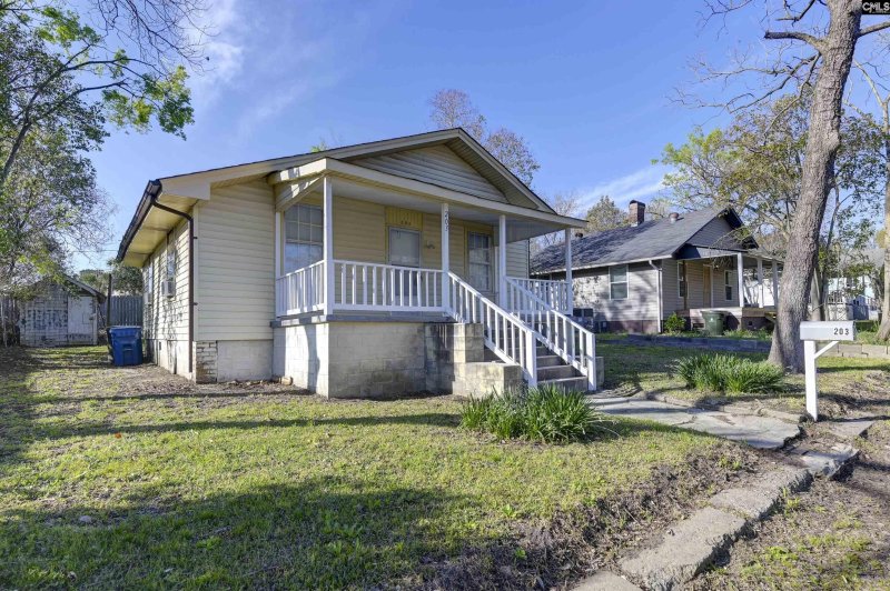 Property image 2 of 203 Augusta Street in The Avenues, West Columbia, SC 29169