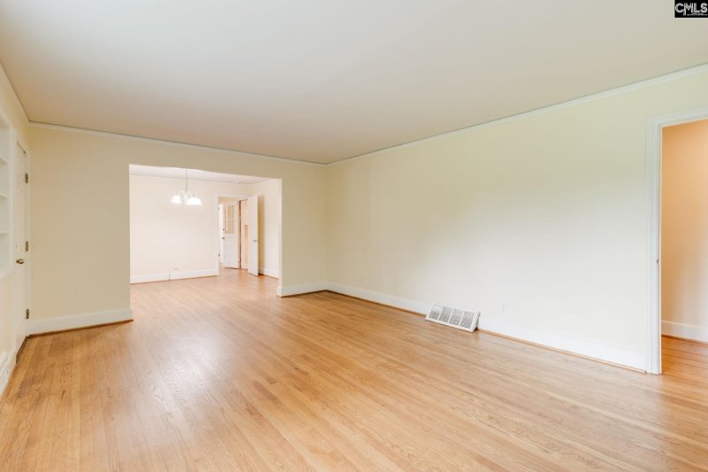 Property image 5 of 6319 Briarwood Road in Satchel Ford Terrace, Columbia, SC 29206-1547