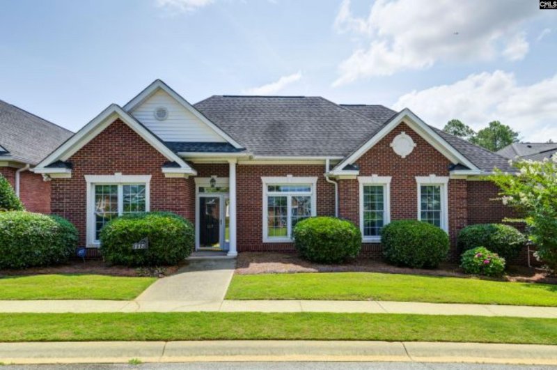 Windsor Courtyards, Lexington Community