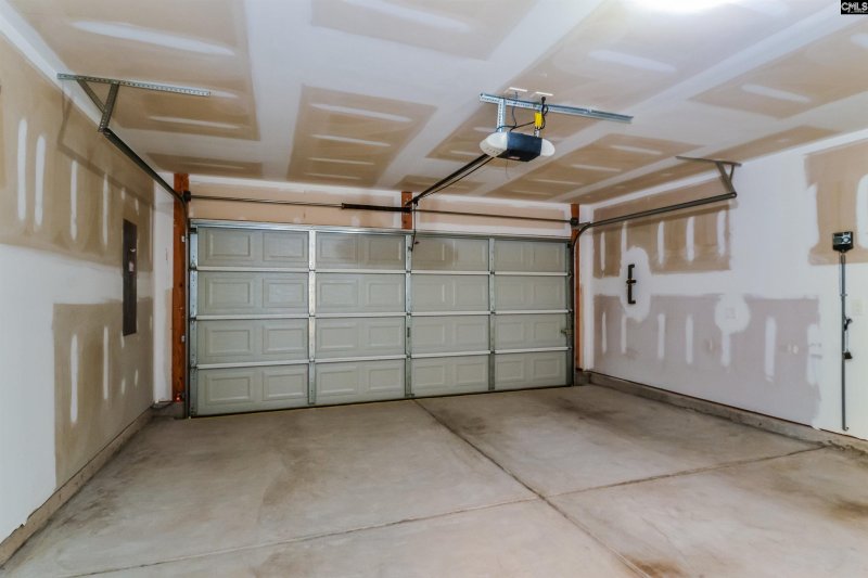 Property image 5 of 1126 Tanreall Drive in Bluefield, Lexington, SC 29073