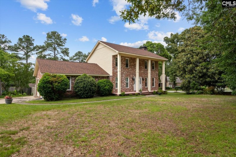 Property image 2 of 100 Dale Valley Road in Spring Valley West, Columbia, SC 29223