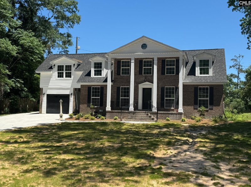 Atascadero Hills, Columbia Community