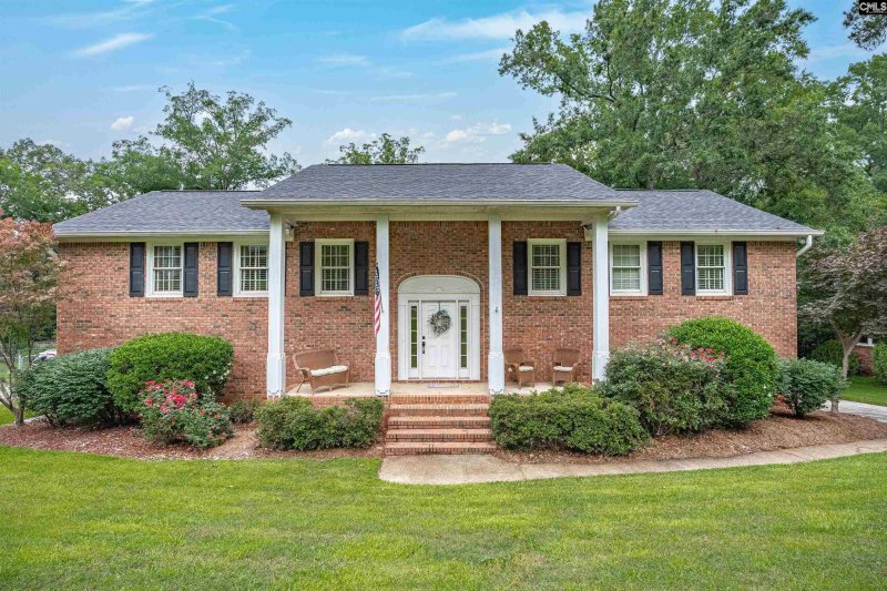 Whitehall, Columbia Community