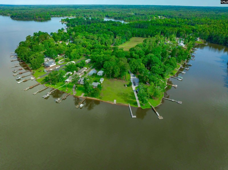 Property image 3 of 10 Newberry Drive in Newberry Shores, Prosperity, SC 29127