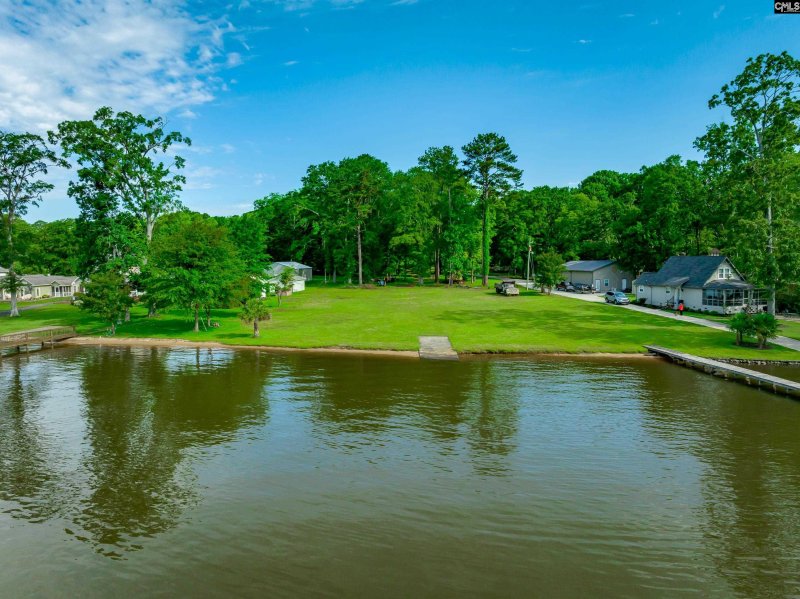 Property image 5 of 10 Newberry Drive in Newberry Shores, Prosperity, SC 29127