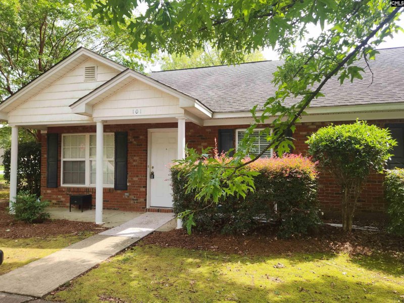 Colonial Commons, Columbia Community