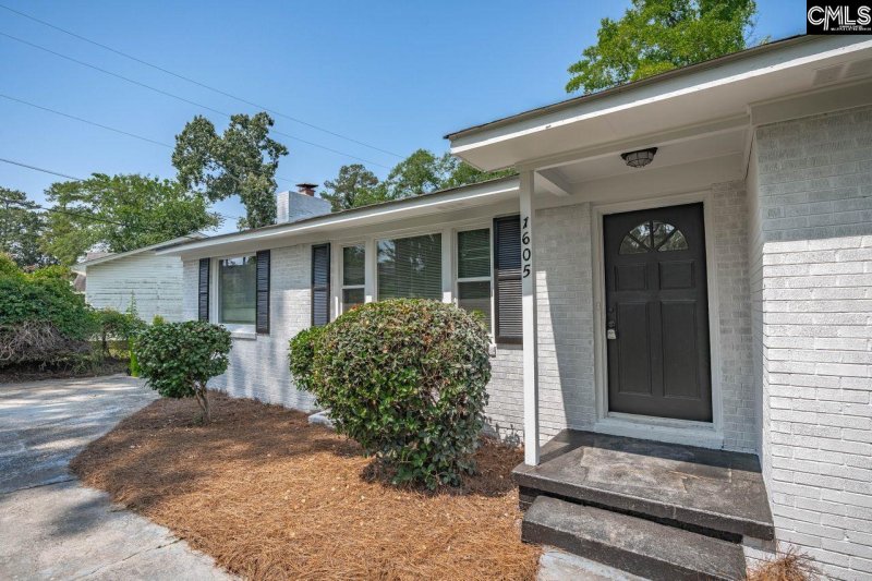 Property image 2 of 1605 Overhill Road in Woodfield Park, Columbia, SC 29223