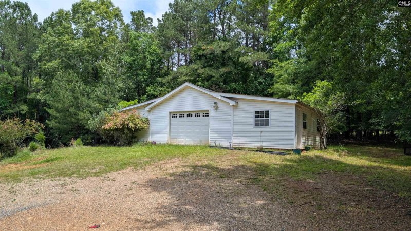 Property image 3 of 284 Gunsite Road in Lake Wateree, Winnsboro, SC 29180-0000