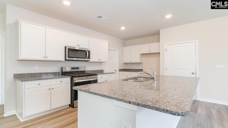 Property image 4 of 505 Edgetree Drive in Hunters Branch, Hopkins, SC 29061