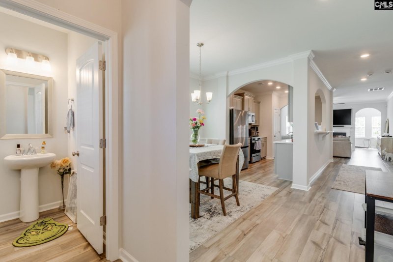 Property image 5 of 1045 Ashcroft Circle in Ashcroft, Columbia, SC 29229