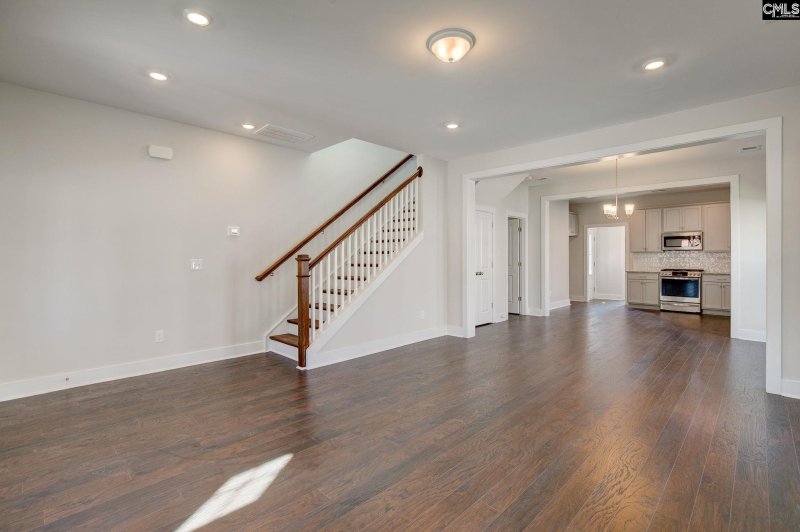 Property image 4 of 742 Poplar Street in The Avenues, Cayce, SC 29033
