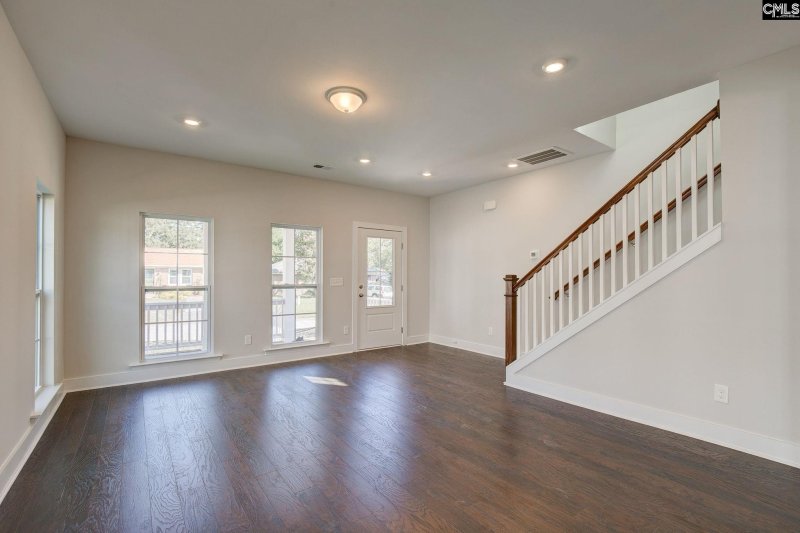 Property image 5 of 742 Poplar Street in The Avenues, Cayce, SC 29033