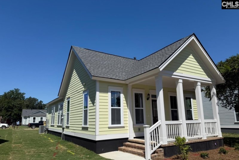 806 Lexington Avenue