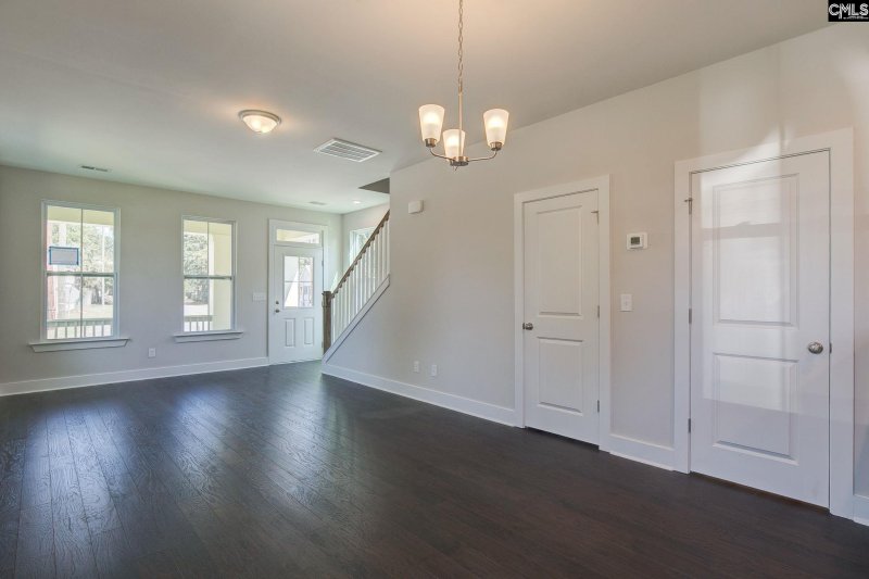 Property image 4 of 802 Lexington Avenue in The Avenues, Cayce, SC 29033