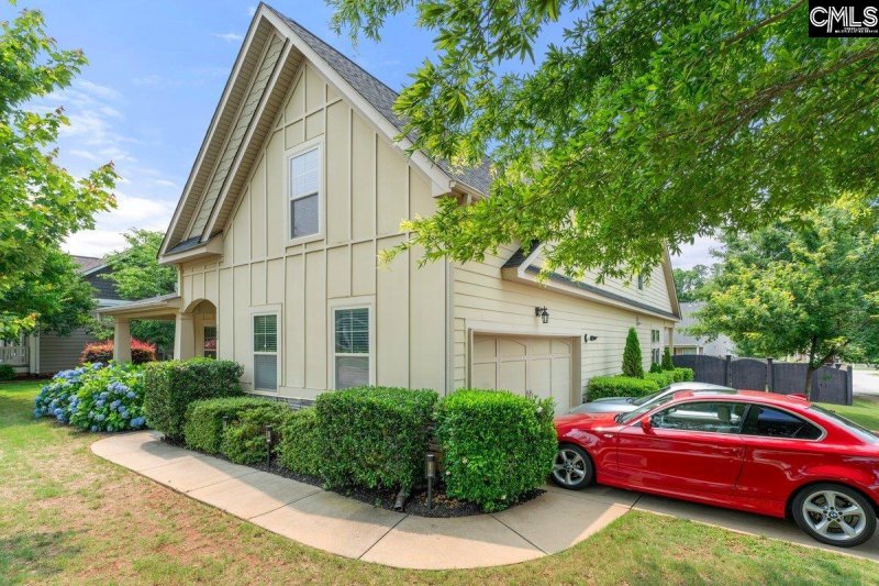 Property image 3 of 102 Honeybee Court in Summerlake, Lexington, SC 29072