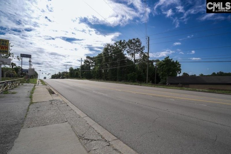 Property image 5 of 6230 Two Notch Road in Heyward Heights, Columbia, SC 29223