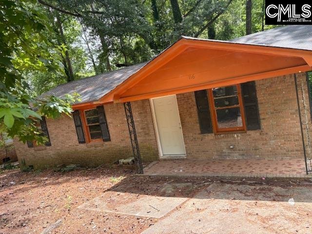 Hollywood Hills, Columbia Community