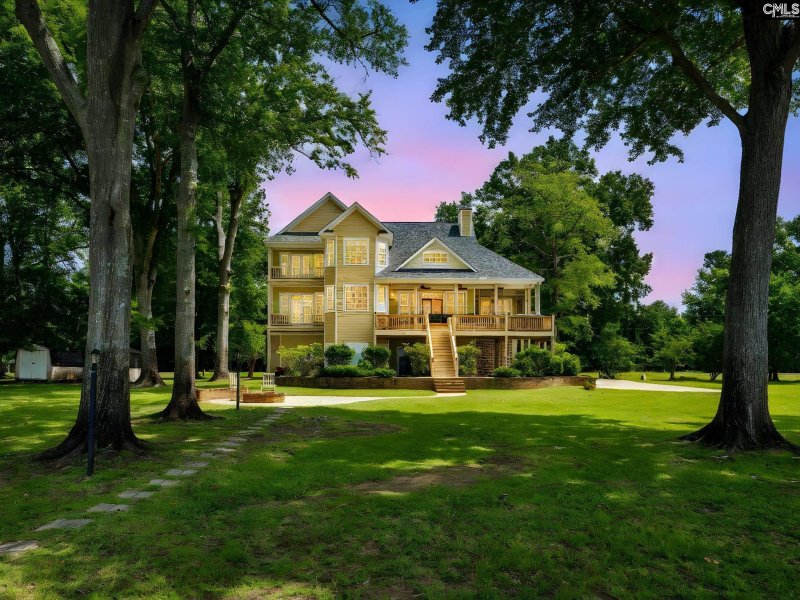 Property image 2 of 2592 Singleton Creek Road in Lake Wateree, Liberty Hill, SC 29074