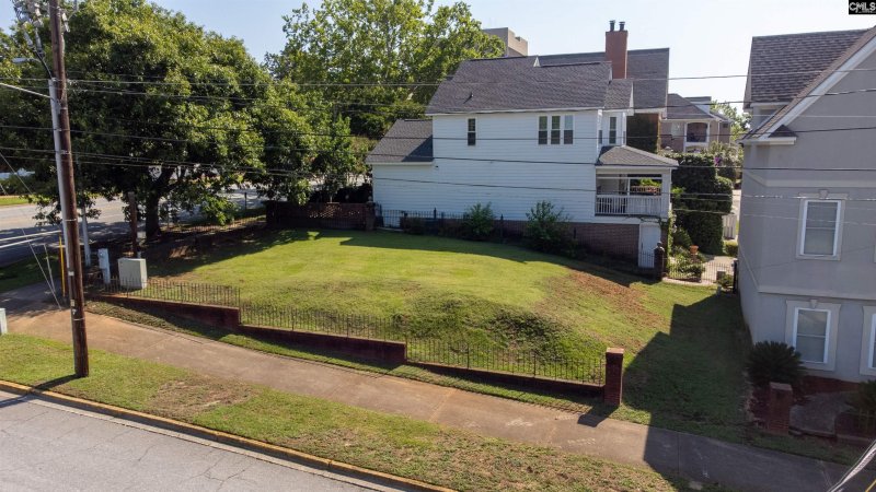 Property image 3 of 800 Laurel Street in Governors Hill, Columbia, SC 29201