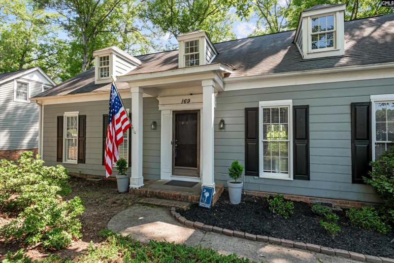 Property image 2 of 169 King George Way in Williamsburg West, Columbia, SC 29210