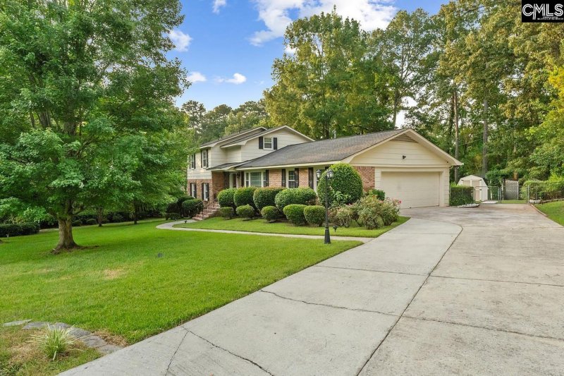 Property image 3 of 875 Gardendale Drive in Gardendale, Columbia, SC 29210-4904