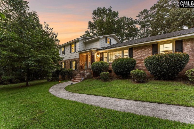 Property image 4 of 875 Gardendale Drive in Gardendale, Columbia, SC 29210-4904