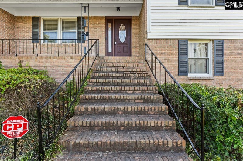 Property image 3 of 9829 Highgate Road in Briarwood, Columbia, SC 29223