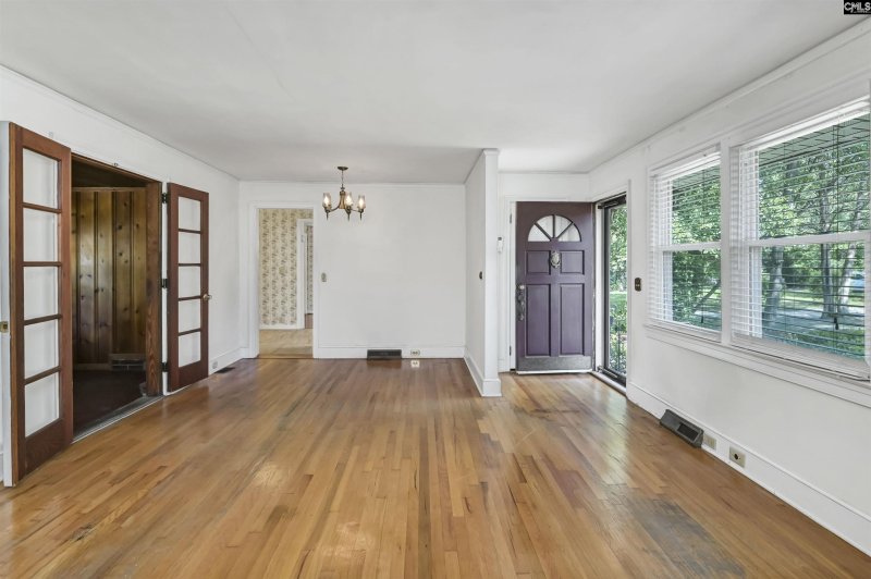 Property image 4 of 4614 Briarfield Rd in Forest Lake Estates, Columbia, SC 29206