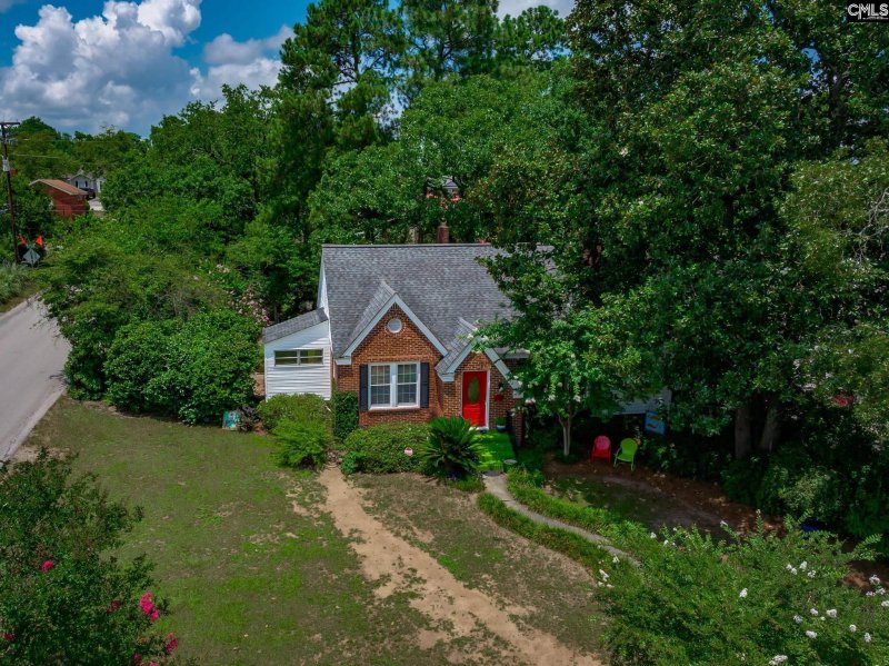Property image 3 of 1452 C Avenue in The Avenues, West Columbia, SC 29169