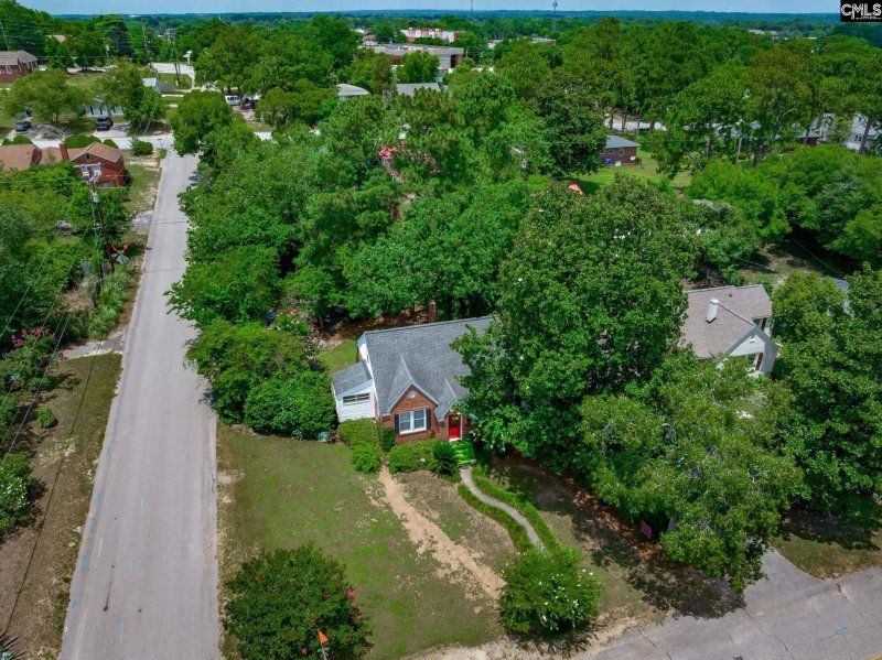 Property image 4 of 1452 C Avenue in The Avenues, West Columbia, SC 29169