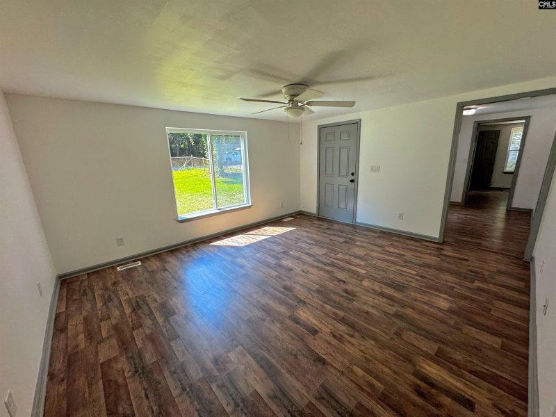 Property image 3 of 7137 Frost Avenue in Denny Terrace, Columbia, SC 29203