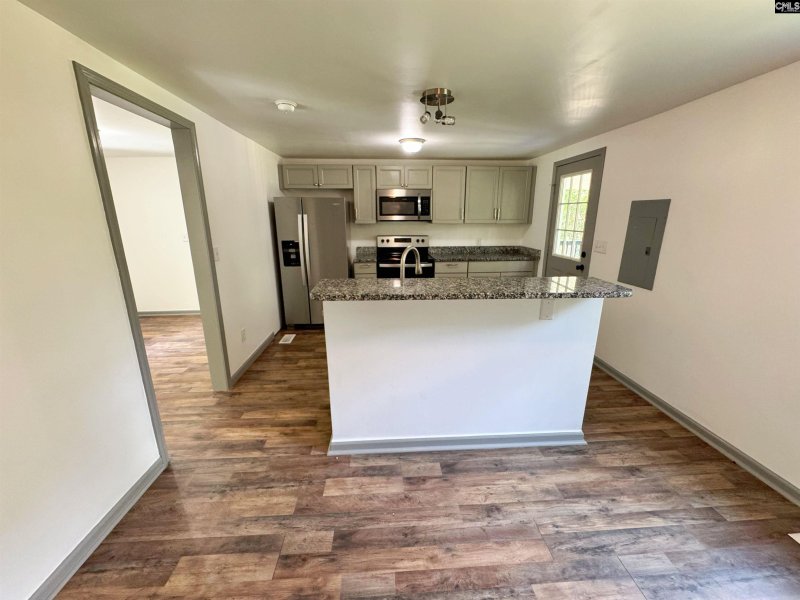 Property image 5 of 7137 Frost Avenue in Denny Terrace, Columbia, SC 29203