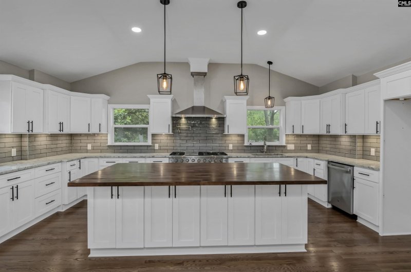 Property image 4 of 4664 Sylvan Drive in Satchelford, Columbia, SC 29206-1140