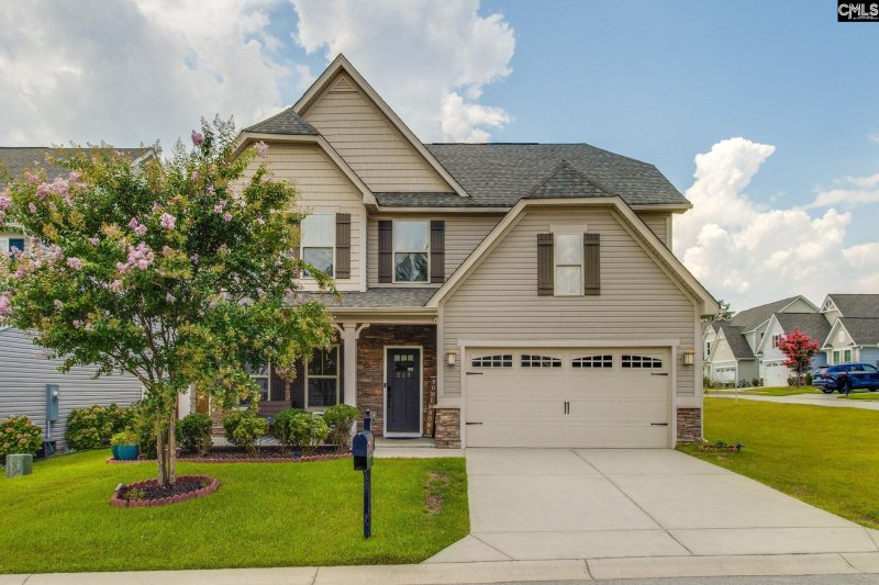 Dove Chase, Lexington Community