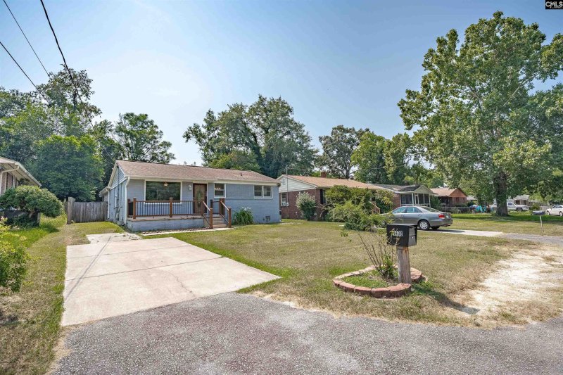 Property image 2 of 1430 Dahlia Road in Rosewood, Columbia, SC 29205