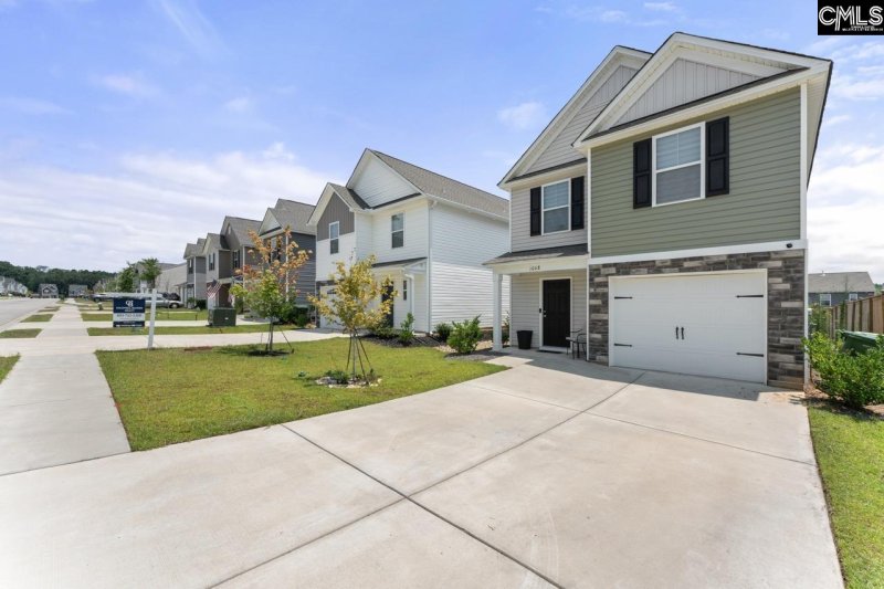 Property image 2 of 1068 Crescent Moon Loop in Savannah Woods, Hopkins, SC 29061