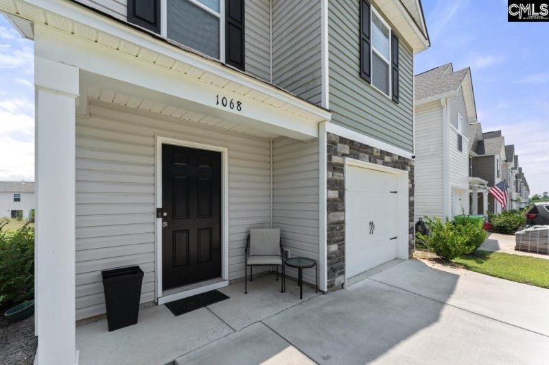 Property image 4 of 1068 Crescent Moon Loop in Savannah Woods, Hopkins, SC 29061