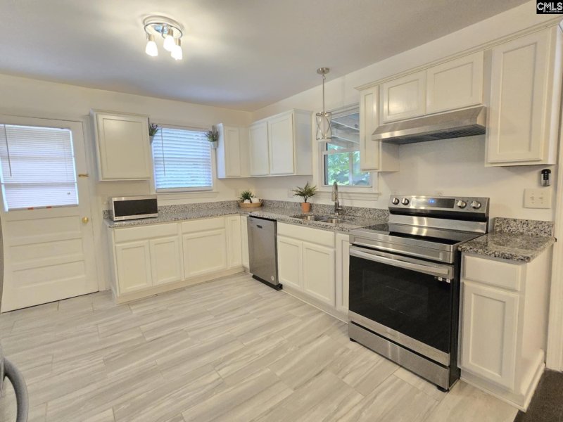 Property image 5 of 7637 Shiran Street in Eastview, Columbia, SC 29209