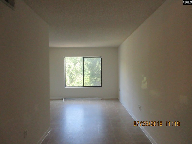 Property image 2 of 1600 Park Circle 204 in Park Circle, Columbia, SC 29201-4123