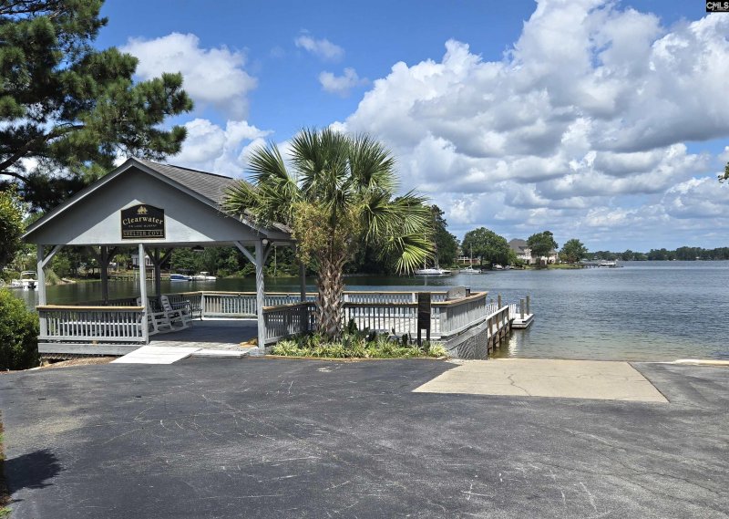 Property image 4 of 210 Clearview Drive in Clearwater, Columbia, SC 29212