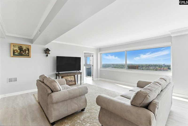 Property image 3 of 1520 Senate Street 204 in Senate Plaza, Columbia, SC 29201