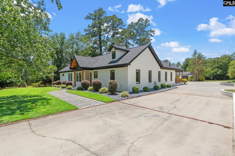 Property image 5 of 409 N Trenholm Road in Forest Lake Estates, Columbia, SC 29206