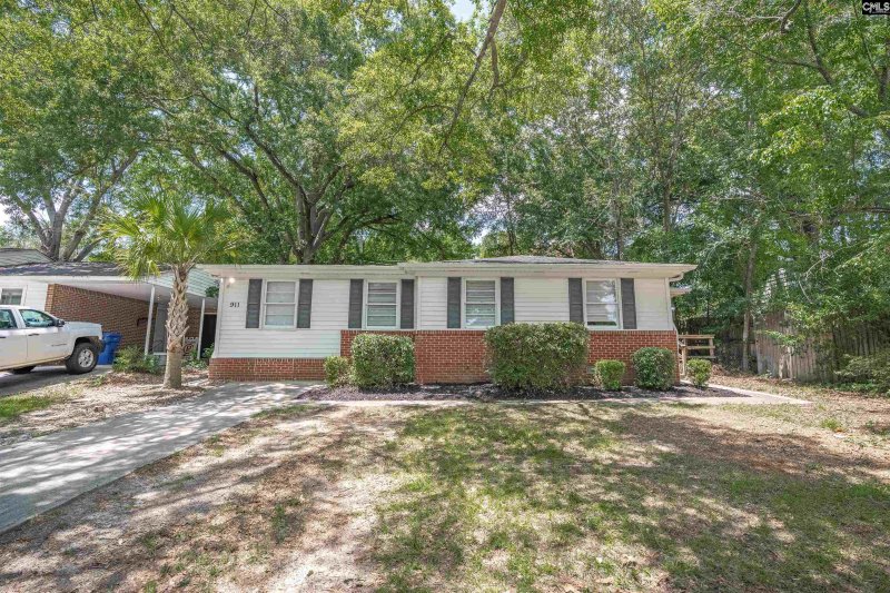 Property image 2 of 911 Airport Boulevard in Rosewood, Columbia, SC 29205