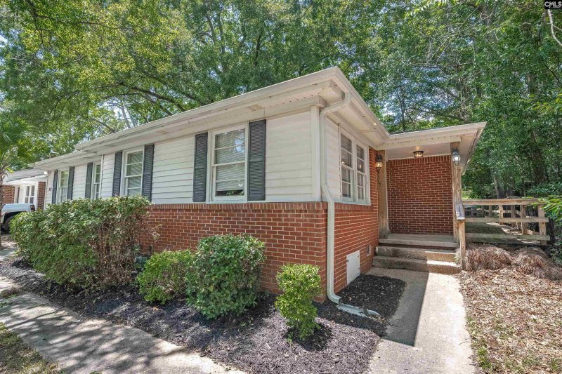 Property image 4 of 911 Airport Boulevard in Rosewood, Columbia, SC 29205