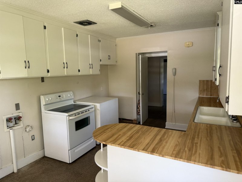 Property image 5 of 1234 Michaelmas Avenue in The Avenues, Cayce, SC 29033-0000